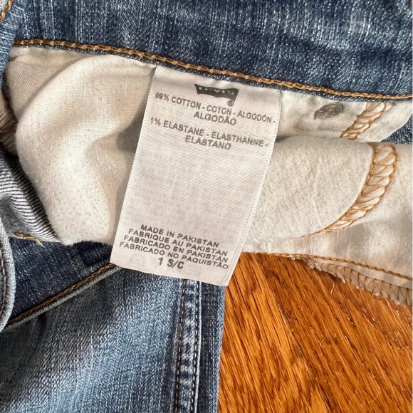 Levi Jeans Size 1 - Picture 3 of 3